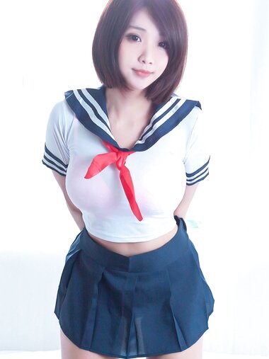 [Cosplay] Hana Bunny - Sailor Uniform