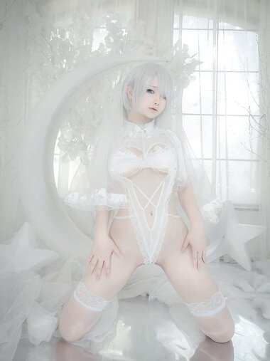 [Cosplay] 樱梨梨 2B白花嫁