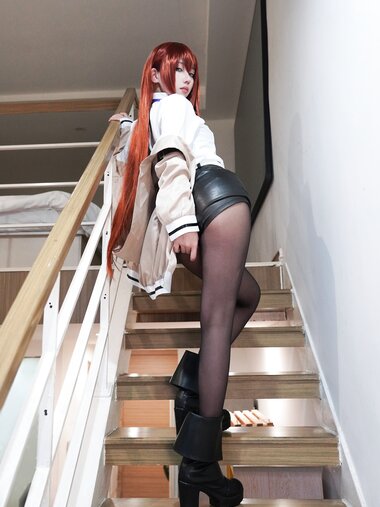 [Cosplay] 绞肉姬 牧濑红莉栖