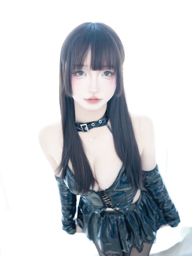 [Cosplay] 萝莉神楽板真冬之美脚调教