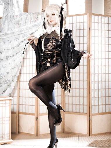 [Cosplay] 封疆疆v NIKKE 白兔布兰儿 和服