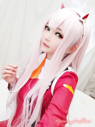 [Cosplay] Potato Godzilla - Zero Two