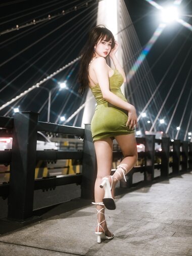 [Cosplay] Tina 很妖孽呀 - Green Dress 绿色连衣裙