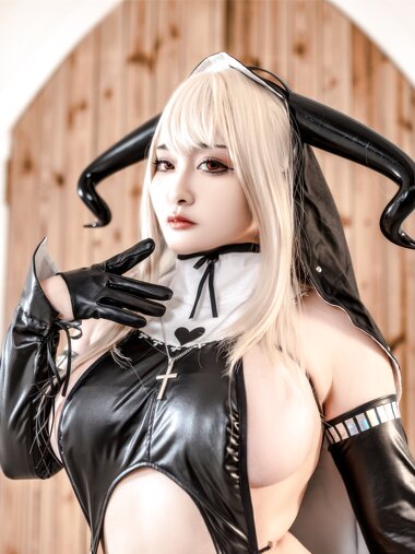[Cosplay] 洛璃LoLiSAMA 恶魔修女
