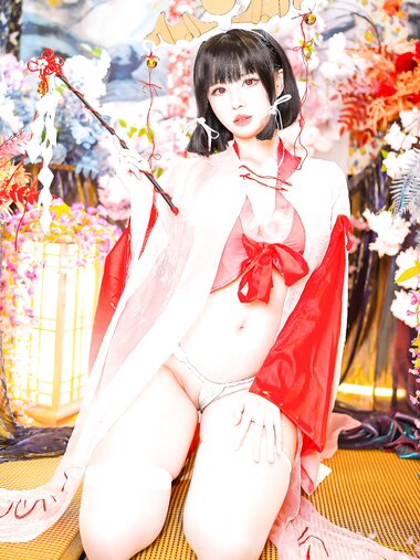[Cosplay] KaYa 萱 - Kuroinu Kaguya