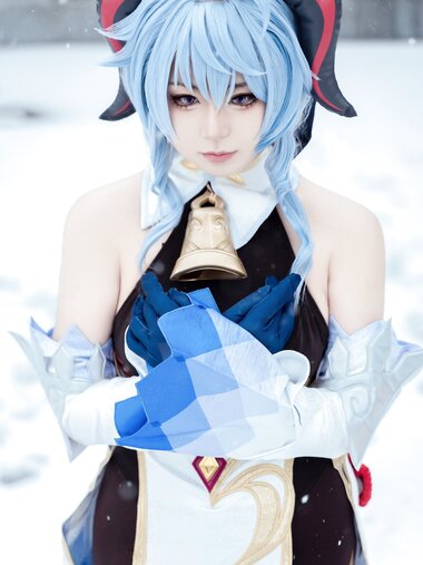 [Cosplay] 虎森森 原神 甘雨 雪景