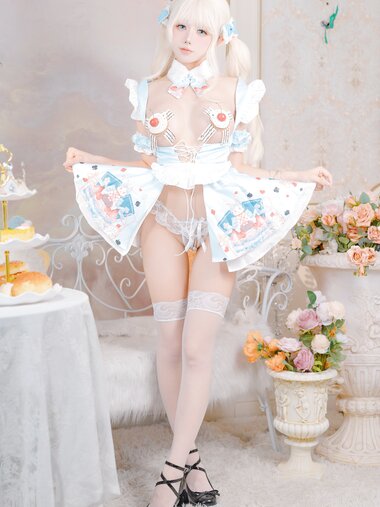 [Cosplay] 咬一口兔娘 - 爱丽丝蛋糕