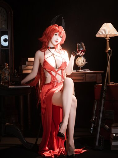 [Cosplay] 面饼仙儿 - Nikke 小红帽礼服