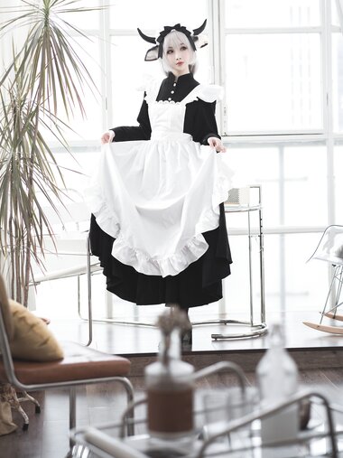 [Cosplay] rioko 凉凉子 - Intimate milk maid 贴心的牛奶女仆