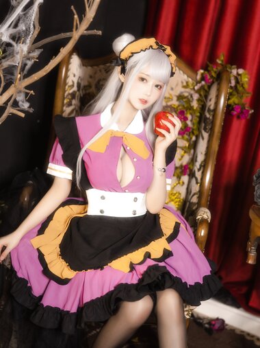 [Cosplay] 羽生三未图集 - 万圣黑丝女仆