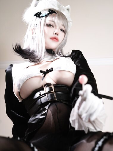 [Cosplay] 狐洛洛子 - 拘束银狐