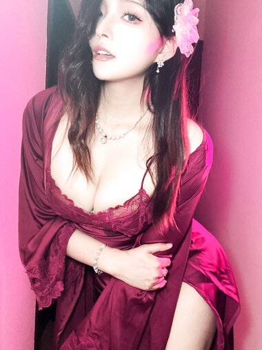 [Cosplay] Natsuko夏夏子 - 紫罗兰