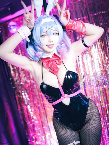 [Cosplay] Takanashi Hanari - Miku Rabbit Hole