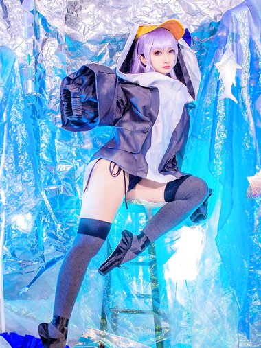 [Cosplay] LoLiSAMA 洛璃 - Swimsuit Lily 水着莉莉丝