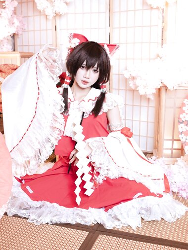 [Cosplay] Poppa Chan - Reimu Hakurei