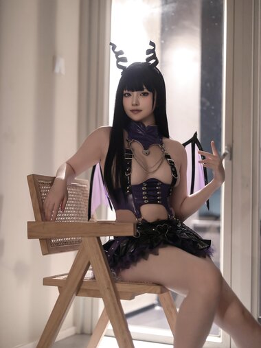 [Cosplay] 屿鱼 - 凋零月影