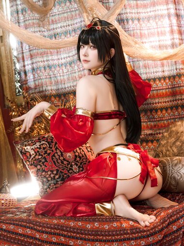 [Cosplay] 屿鱼 - 大凤舞娘 新年特典