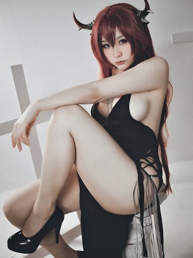 [Cosplay] 性感Coser三刀刀Miido - 史尔特尔