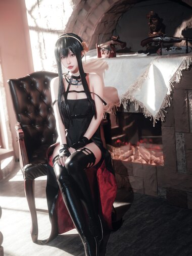 [Cosplay] 尤物清水由乃 - 间谍过家家 约尔战斗服
