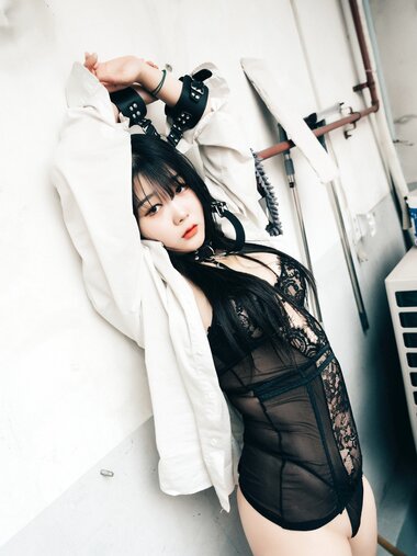 Haivia Zia (지아) - Tight and Closer