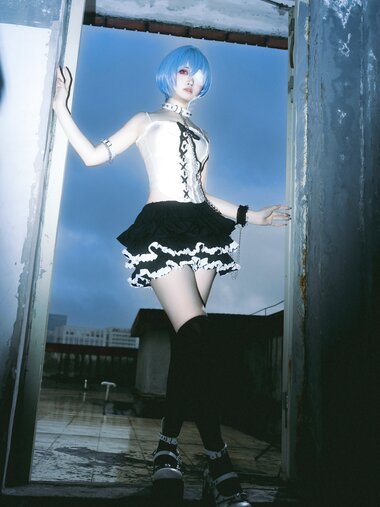 [Cosplay] 洛桑w伊梓 - 雨后天台