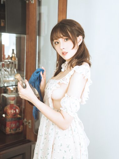 [Cosplay] Natsuko夏夏子 - 碎花围裙
