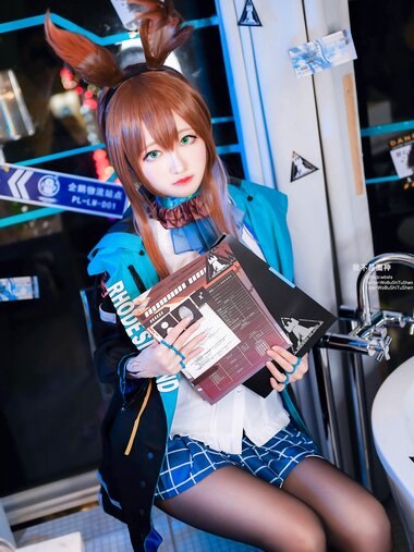 [Cosplay] COS妹子Arty亞緹 - 黑丝兔女郎