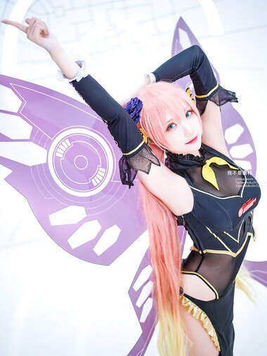 [Cosplay] Coser瓜希酱福利 - LUKA 赛车
