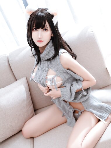 [Cosplay] Sandu 69 三度69 - Back Sweater 背毛衣