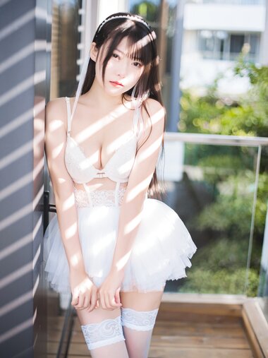 香草喵露露 - NO.040 杨枝甘露 白色纱裙 [48P1V-1.22GB]