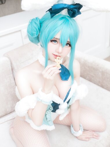 [Cosplay] Sally Dorasnow - Miku bunnygir