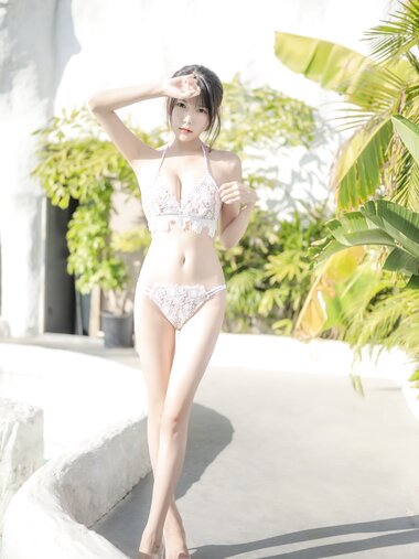 香草喵露露 - NO.026 小露乱撞 泳装 [34P1V-933MB]