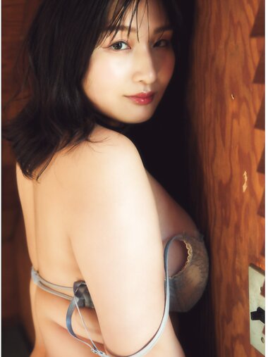 [Photobook] 吉田実紀 デジタル写真集「隣の胸が大きいお姉さん」先行カット
