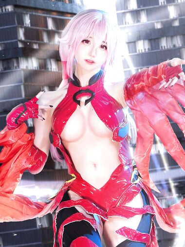 [Cosplay] Sally Dorasnow - Yuzuriha Inori