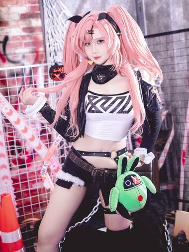 [Cosplay] Pyon Lay - Nicole Demara