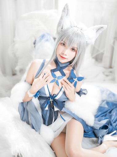 [Cosplay] Neko 薇薇 - Trustworthy Formal Wear 信浓礼服