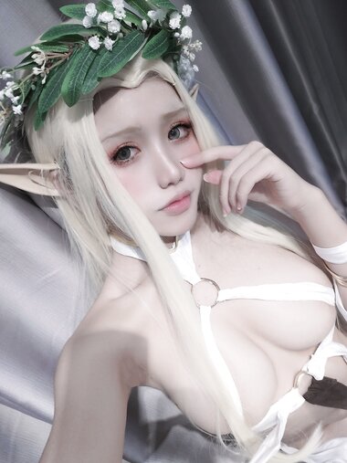 [Cosplay] Yixiao 一笑芳香沁 - White Elf Oristine 白精灵 奥莉斯汀