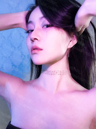 [Cosplay] 年年 - 小黑裙 棚拍写真完整版 [47P-4.71MB]