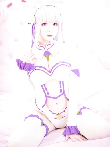 [Cosplay] 霜月shimo - NO.006 艾米莉亚 [17P-218MB]