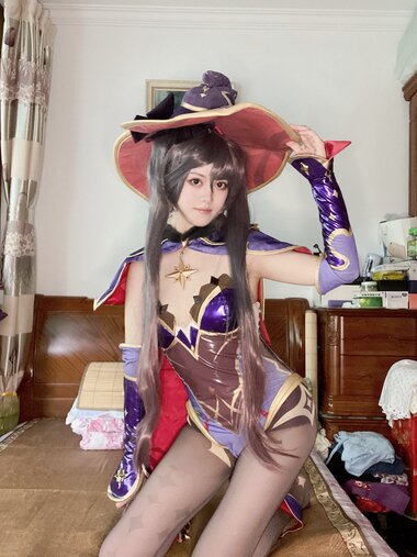 [Cosplay] 年年 - mona女巫 [41P5V-151MB]