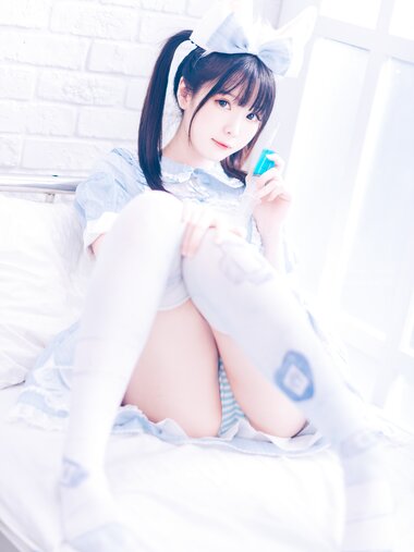 [Cosplay] 霜月shimo - NO.004 女仆裙 [14P-158MB]