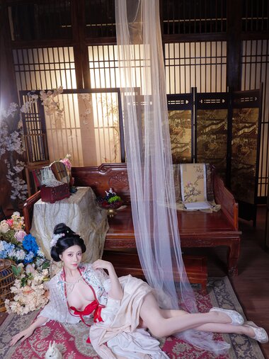 [Cosplay] 年年 - 广寒宫 [80P-686.24MB]