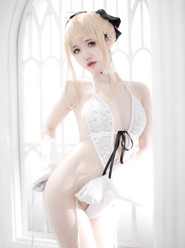 [Cosplay] 鬼马少女阿薰kaOri - FGO 白Saber