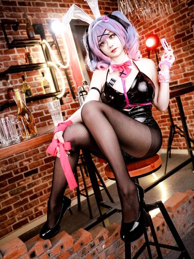 [Cosplay] 阿雪雪 - 初音兔子洞