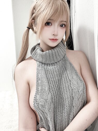 [Cosplay] 疯猫ss - 露背毛衣