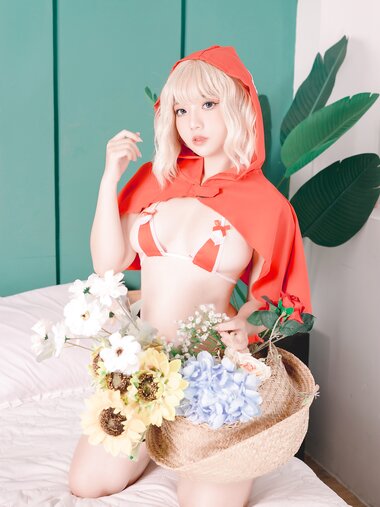 [Messie Huang] 写真 –  Red Hood