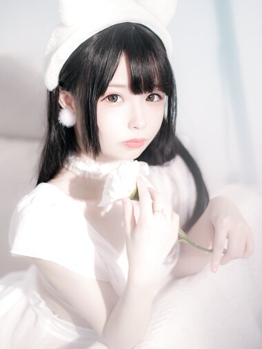 [Cosplay] Zhenzhu 十万珍吱伏特 - Nightgown 睡裙