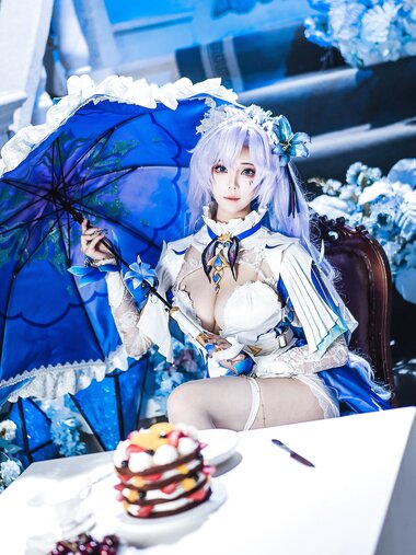 [Cosplay] 蜜汁猫裘 - 鸣潮 坎特蕾拉