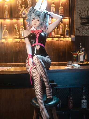 [Cosplay] 幼水铃衣 - VOCALOID 初音未来 兔子洞