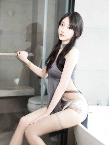 [XR Uncensored] 玥儿玥er - R18 秀人网模特 保鲜膜内衣